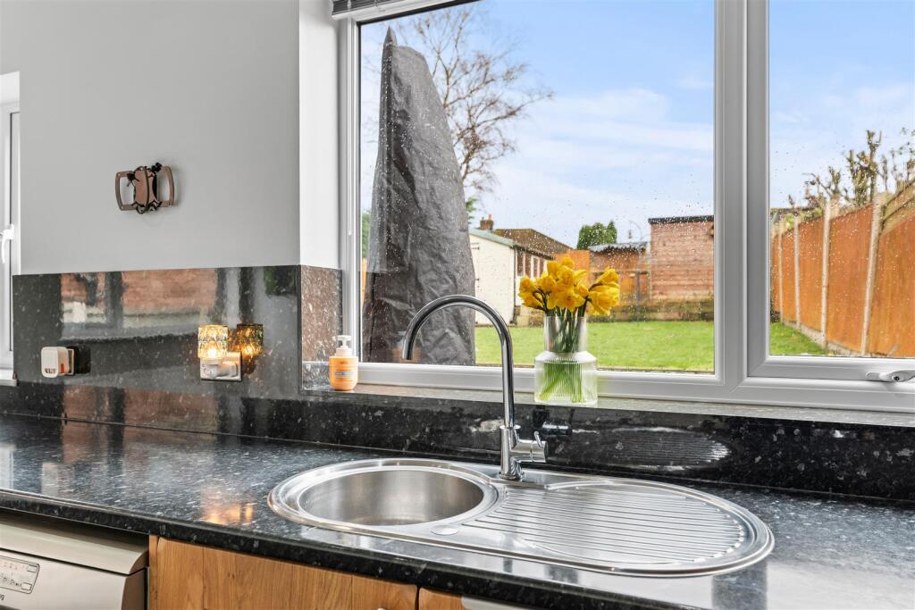 14 Davids Drive-04.jpg