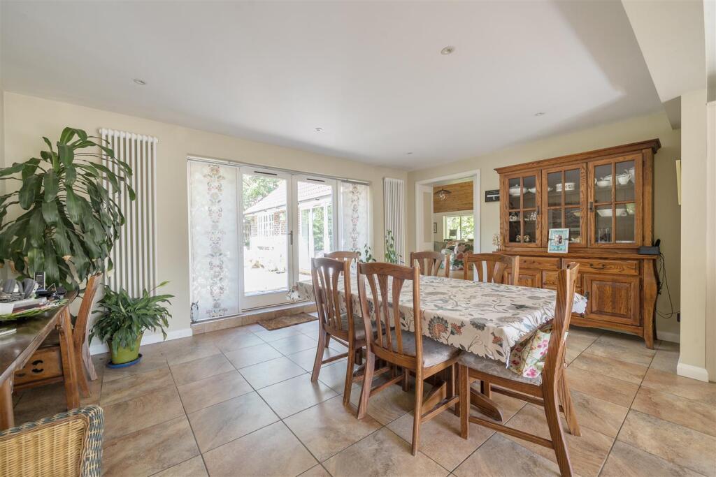 Dining area.jpg
