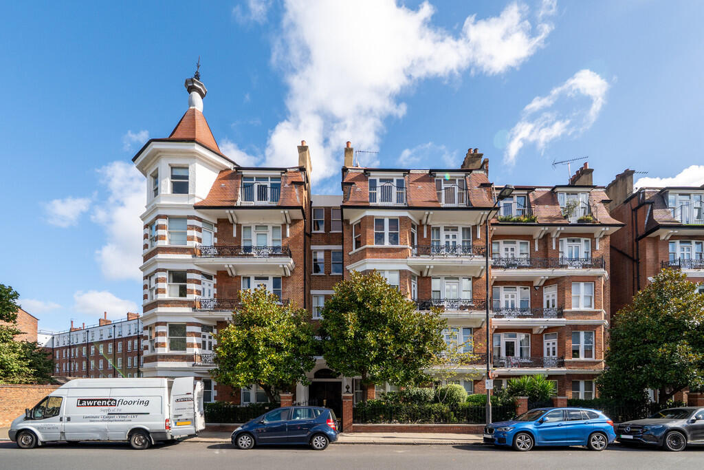 11 Ashburnham Man...