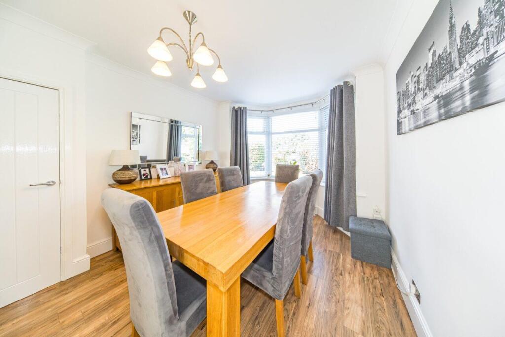 1 Longview Drive dining room.jpg