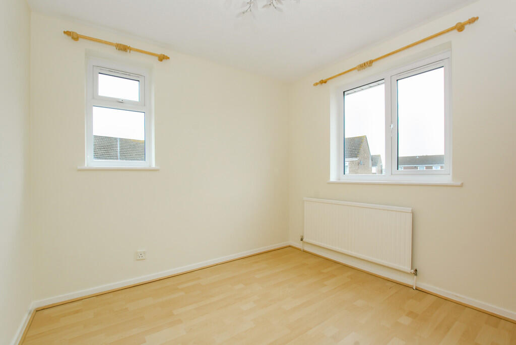 185 ROCHFORD GARD...