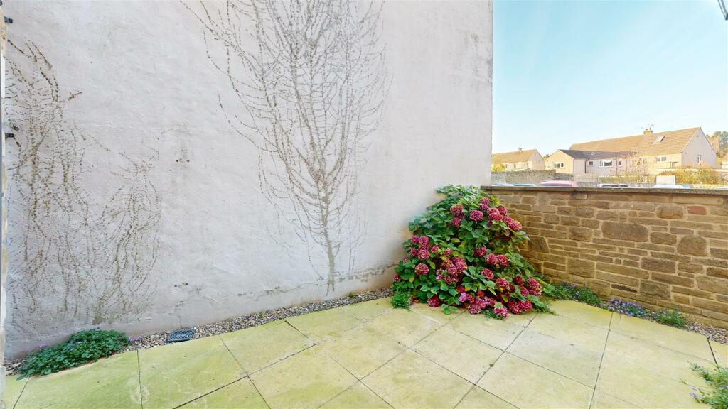 1-St-Robert-Close-Balcony.jpg