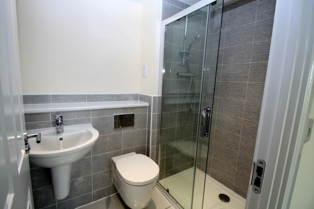 Ensuite to Bedroom 2