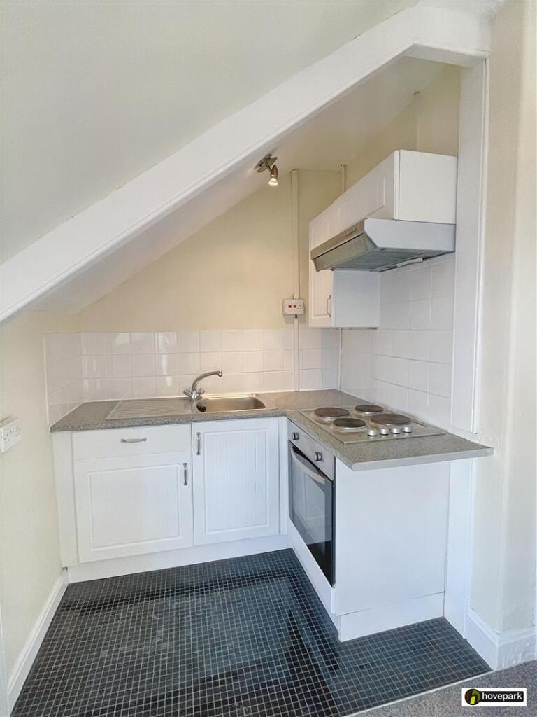 2L 22 Winton Street Kitchen.jpg