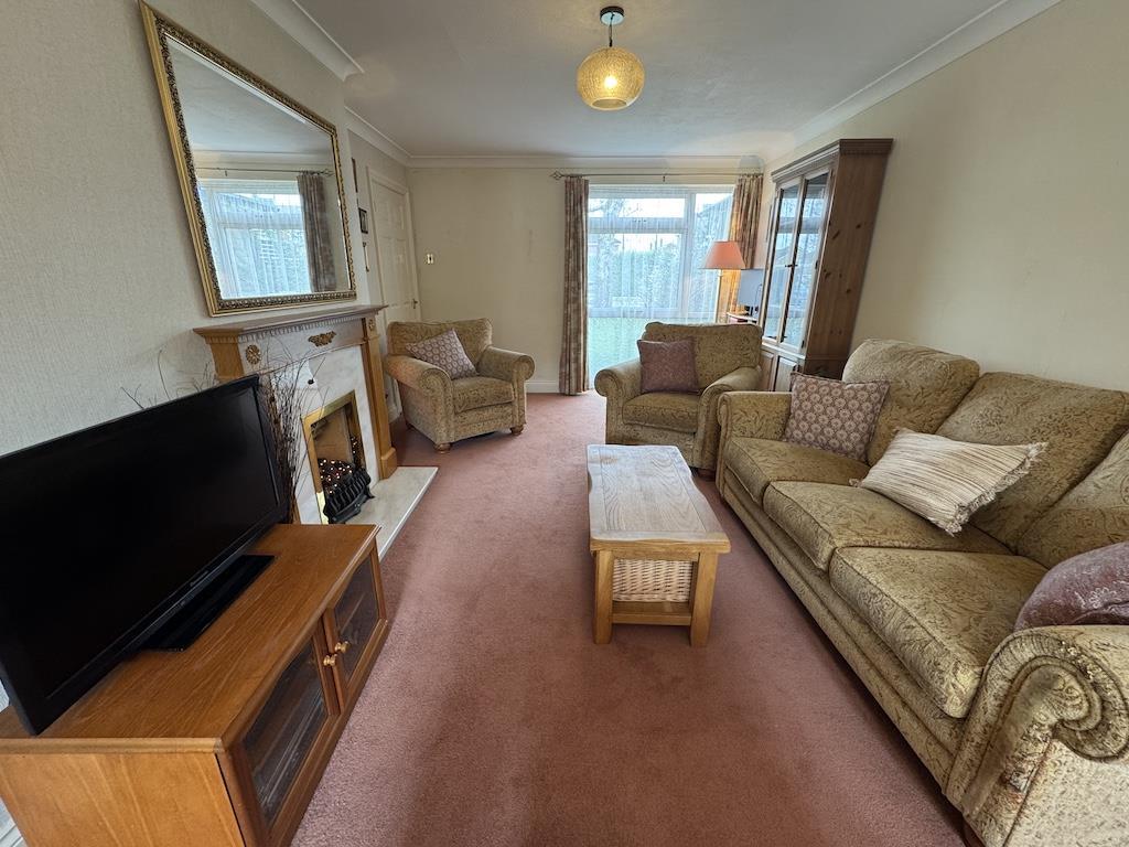 13 - Lounge to front.jpg