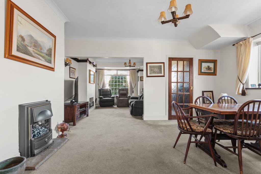 111 East Crescent (5 of 21).jpg