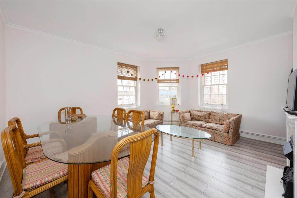 32 Middleton House Hi-1.jpg