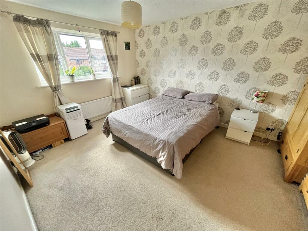 Bedroom 1 .jpg