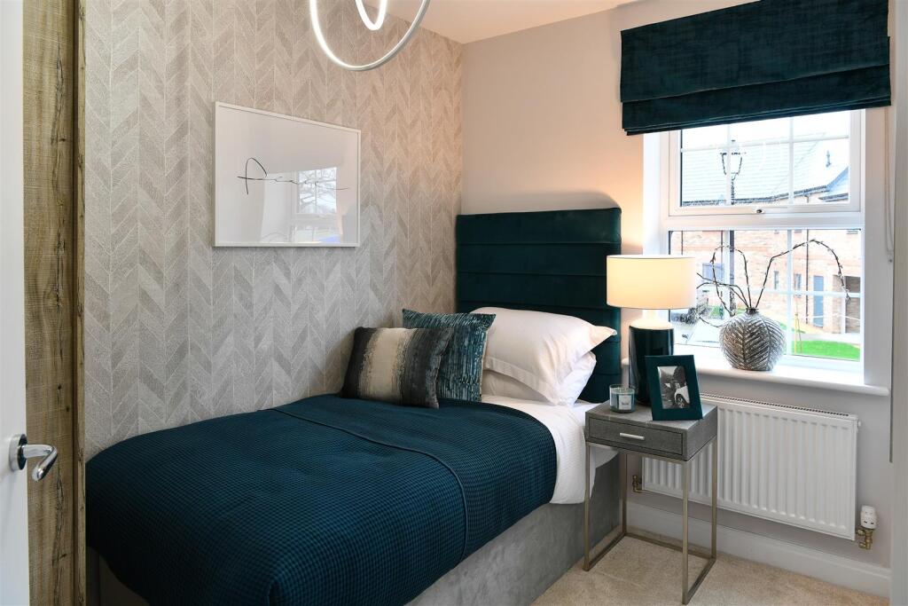 Shepherds Mews Show Home Bed 2.jpg