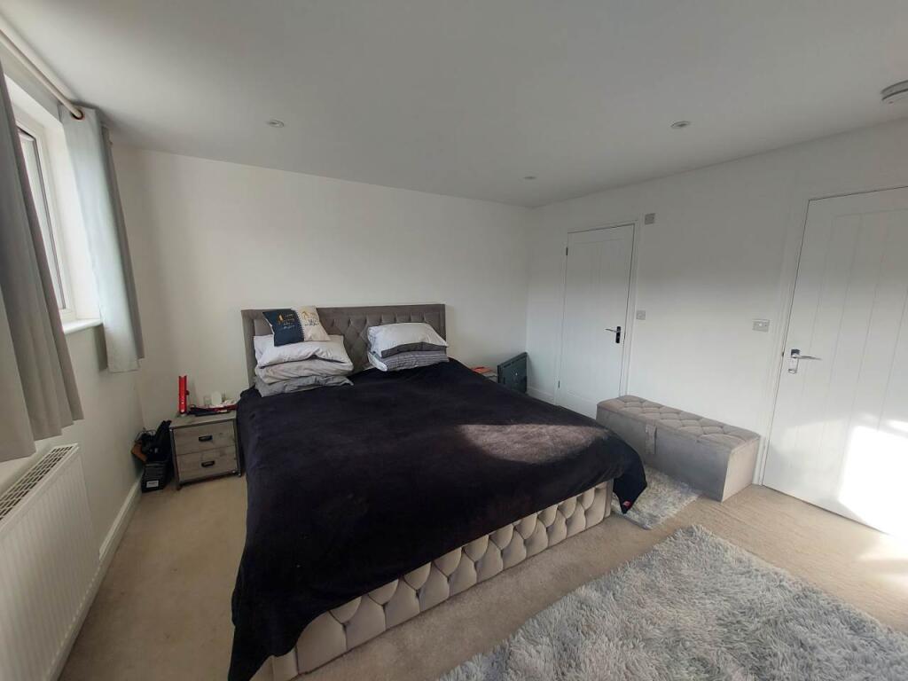 Master bedroom (thir