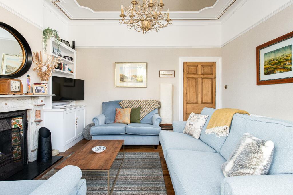 Sitting_Room_2.jpg