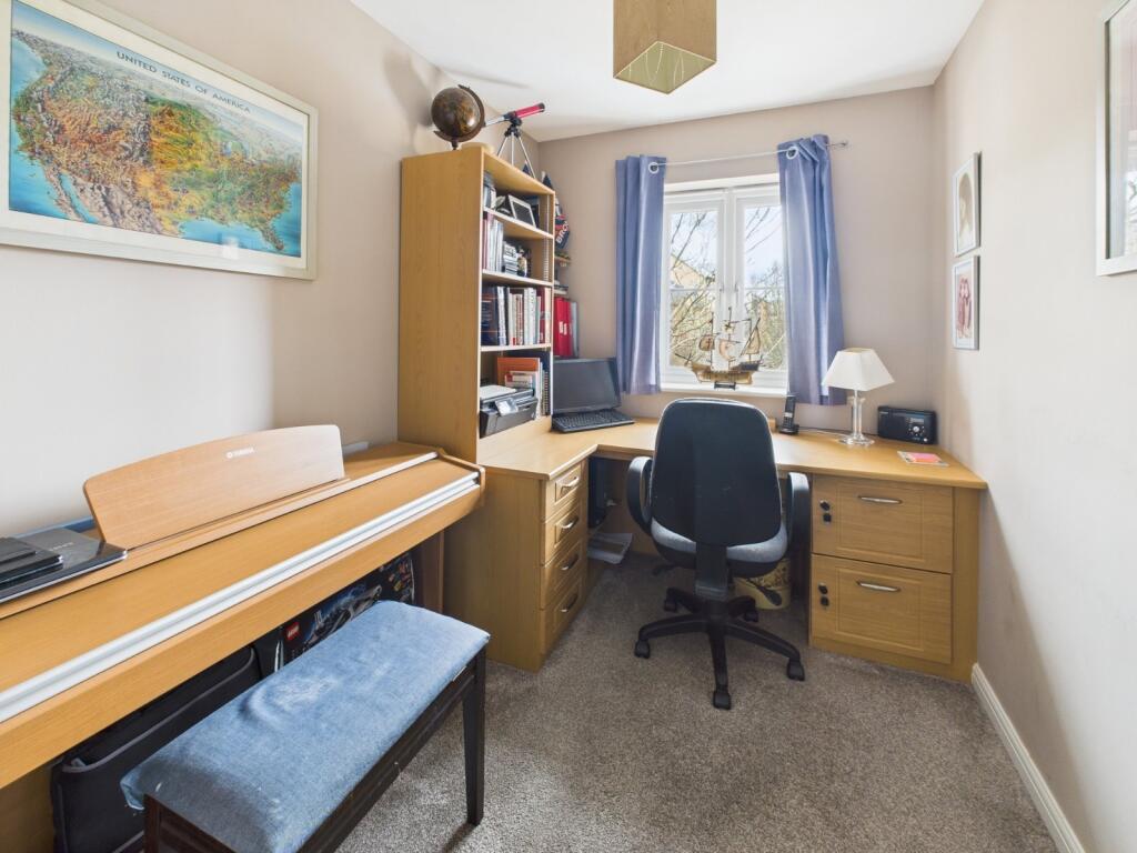 Bedroom/Office