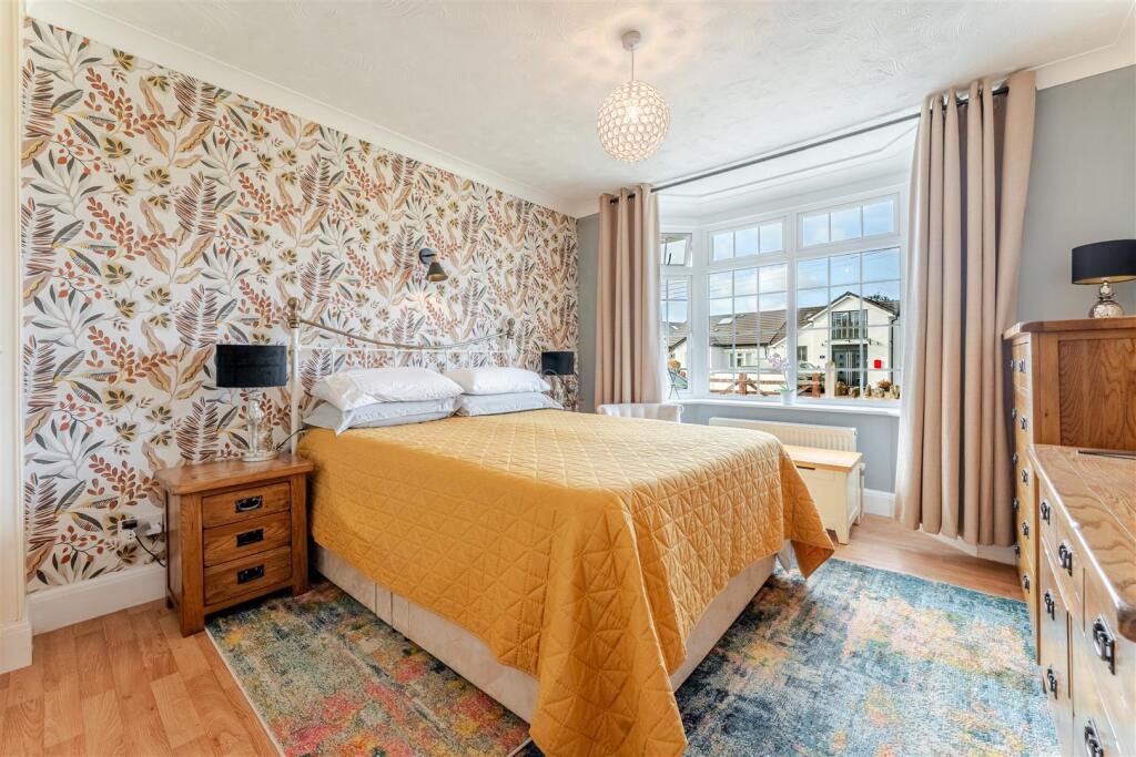 28 Bishops Road, BS49 4NG 4.jpg