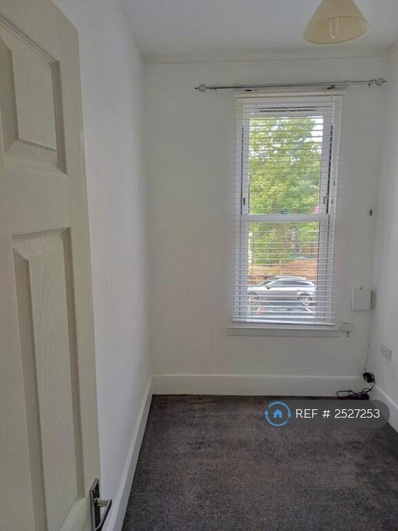 Bedroom 2 (Upstairs)