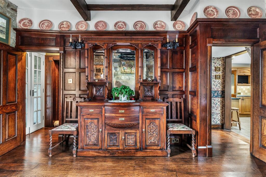Feature Panelling
