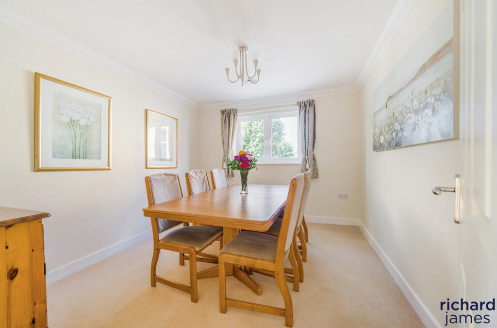 36065e98-9855-472...