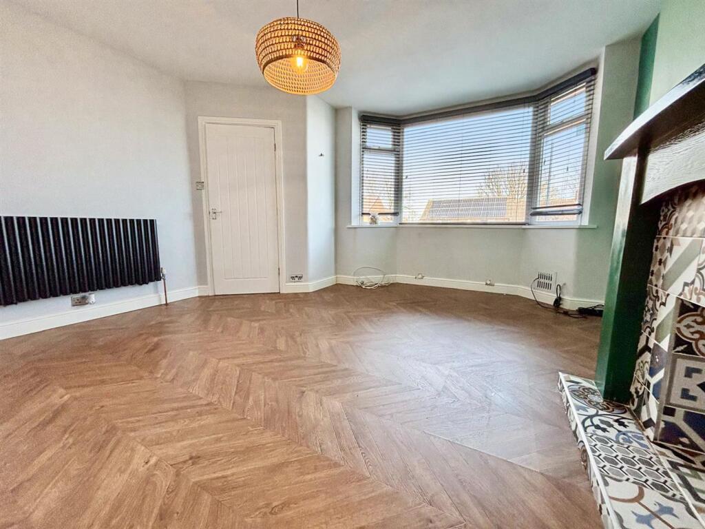 Living Room: