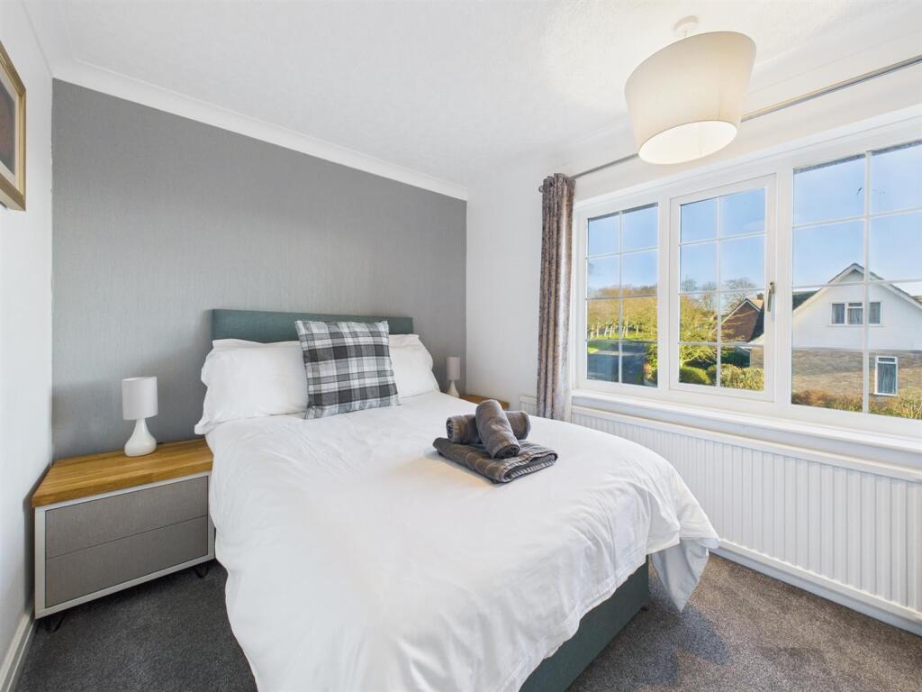 Bedroom: