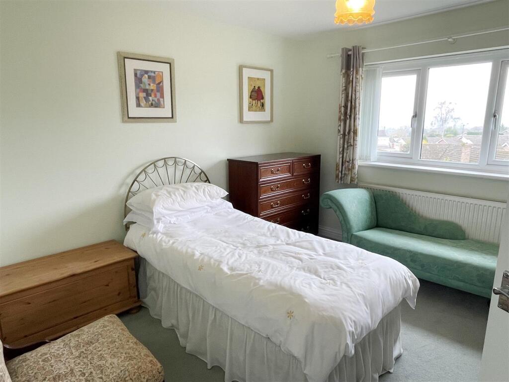 Bed 1.JPG