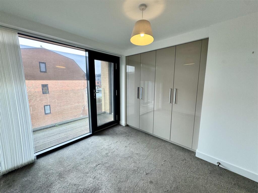 BEDROOM 2