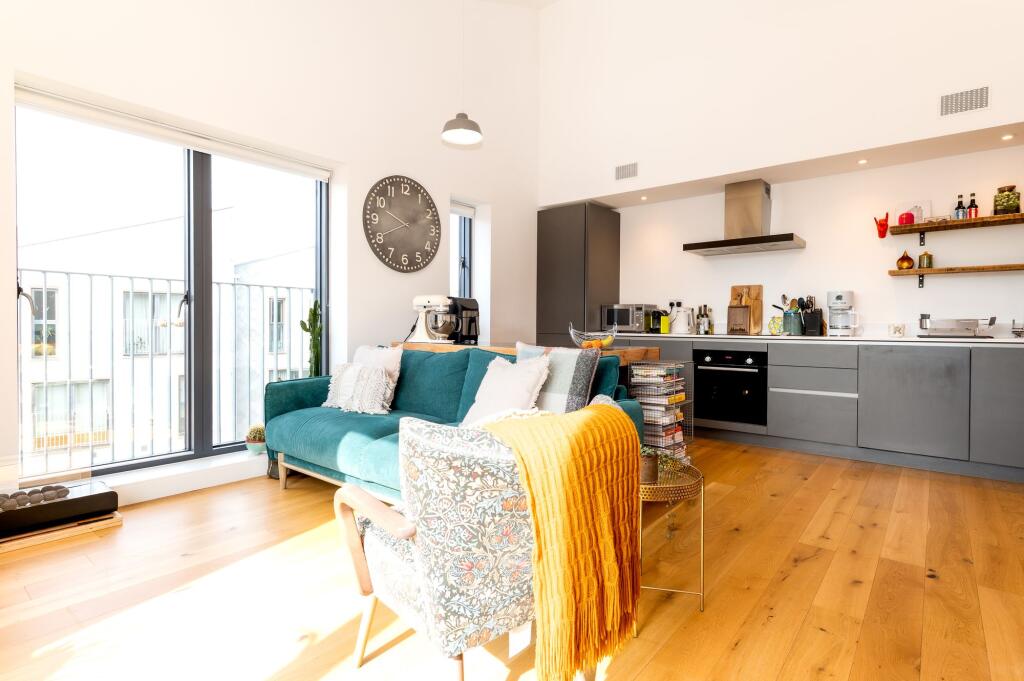 OPEN PLAN KITCHEN/DINER/LIVING ROOM
