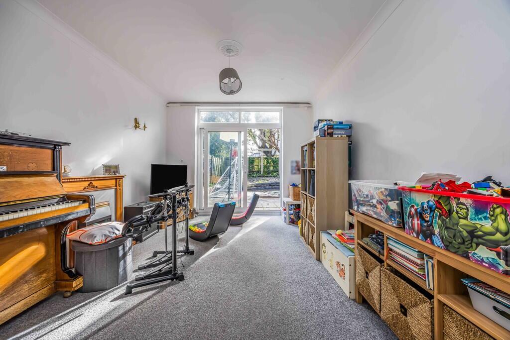 13 Beaufort Road,...