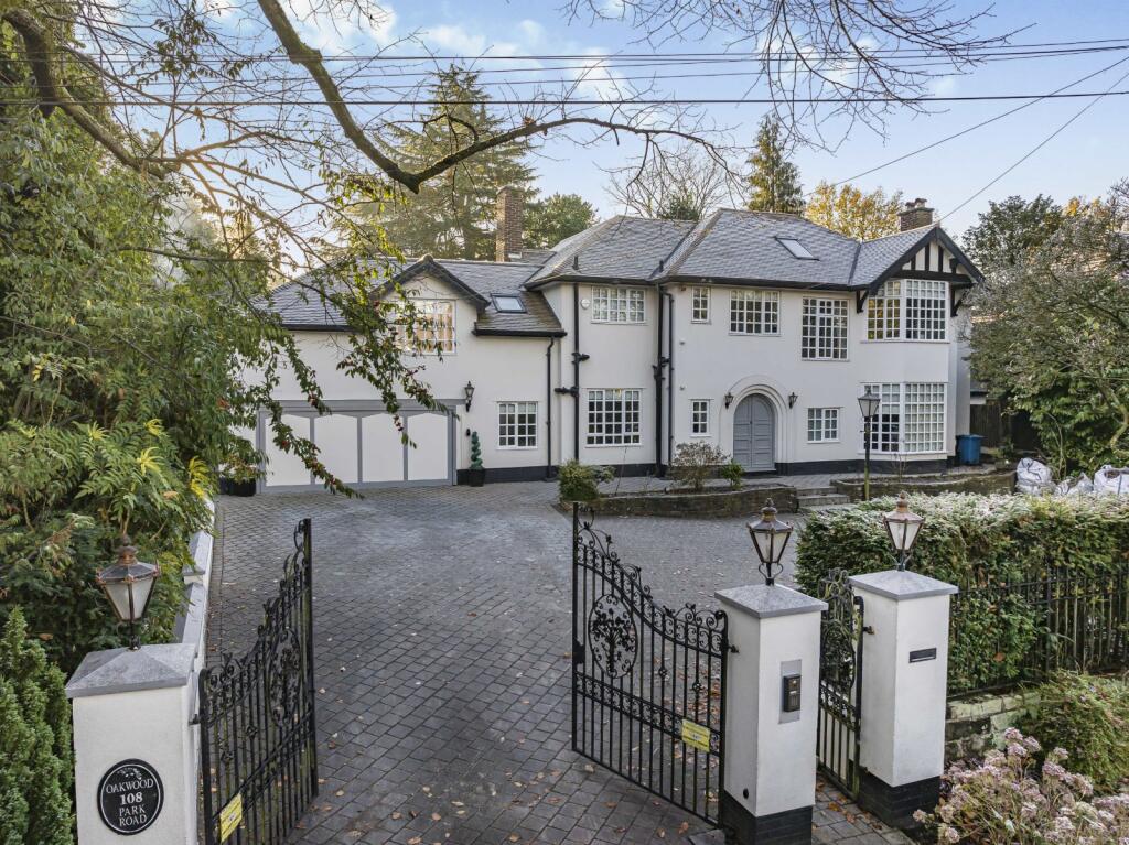 Park Road, Hale, WA15