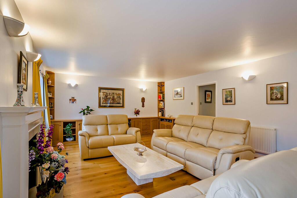 8636499-interior0...