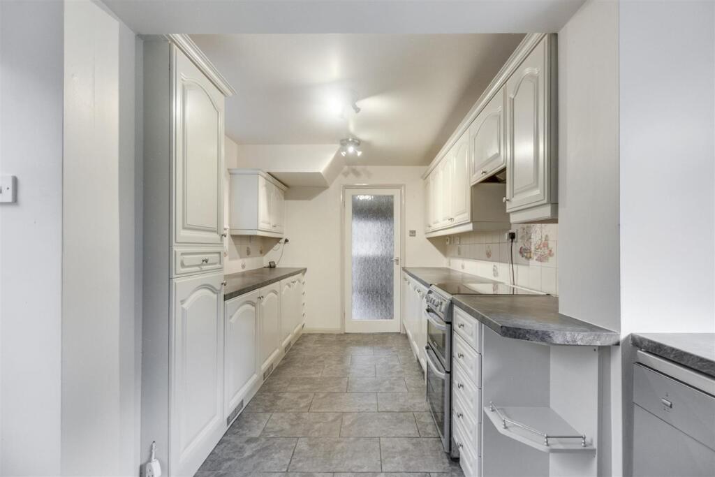 Kitchen_2.jpeg