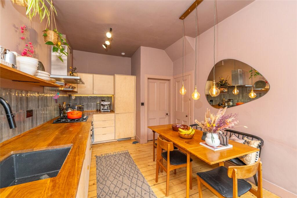Kitchen Alt