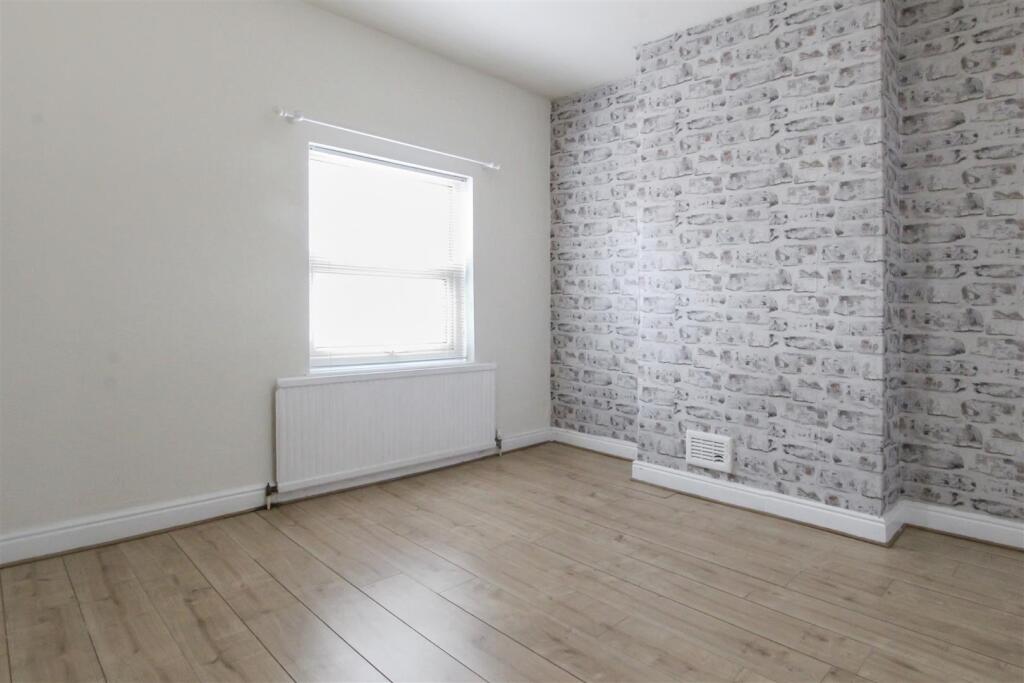 bedroom-1.jpg