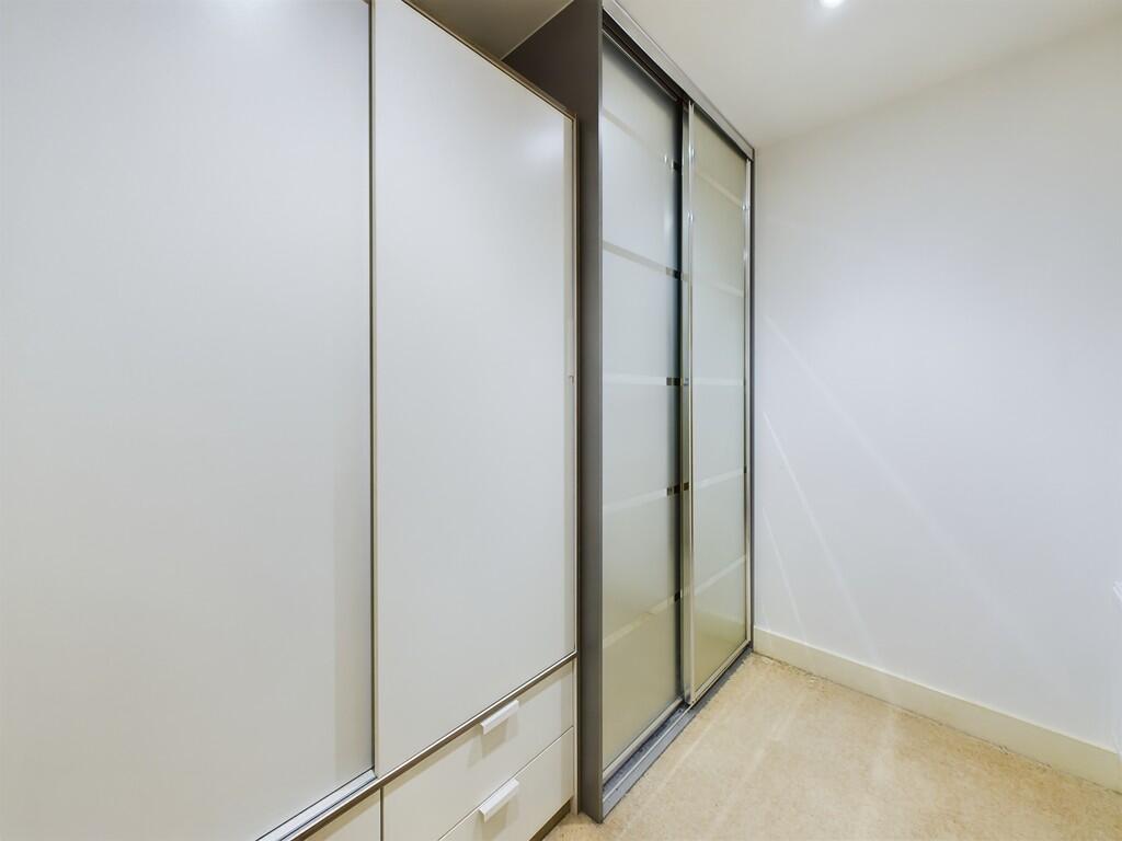 CAM03974G0-PR0041...