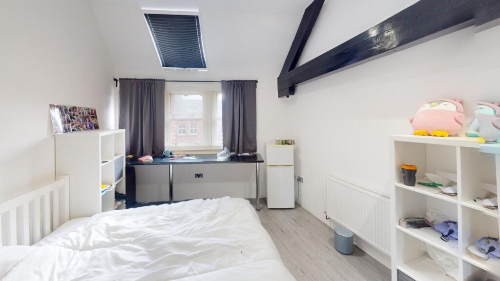 1-Barker-Gate-Flat-5-Bedroom 1