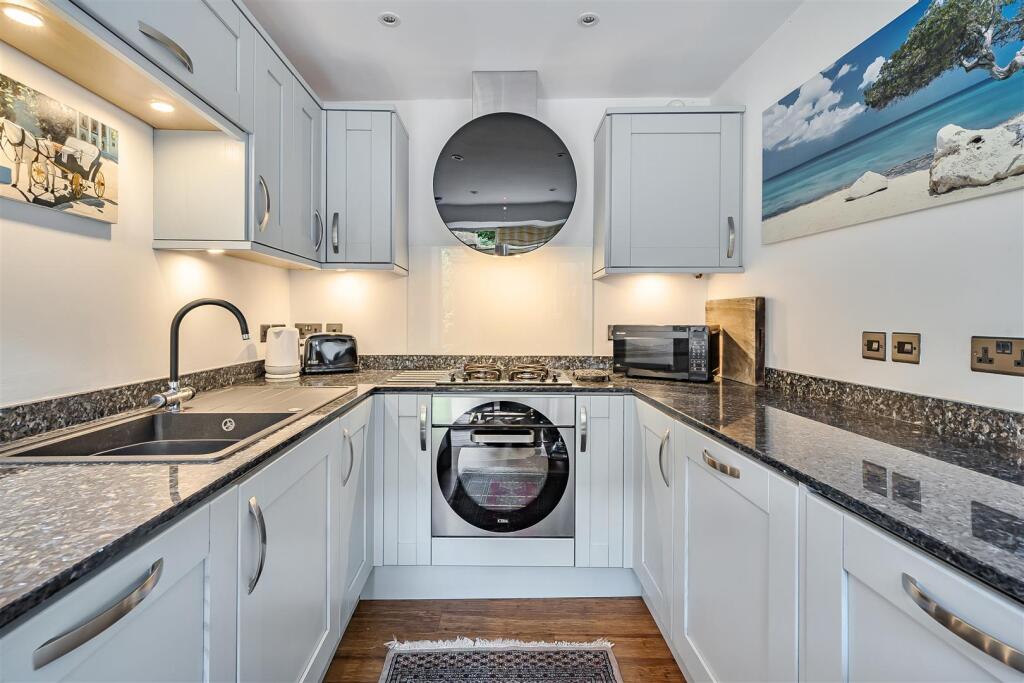 Kitchen / Breakfast Room