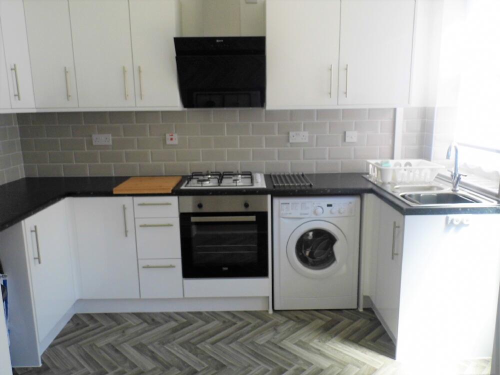 4 bed - Gainsborough Road L15