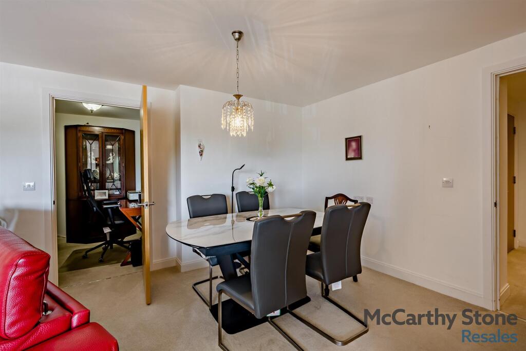 8645474-interior18-800.jpg