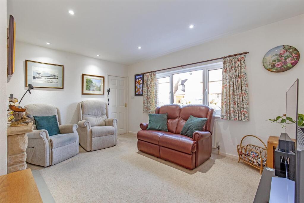Reception Room-1.jpg