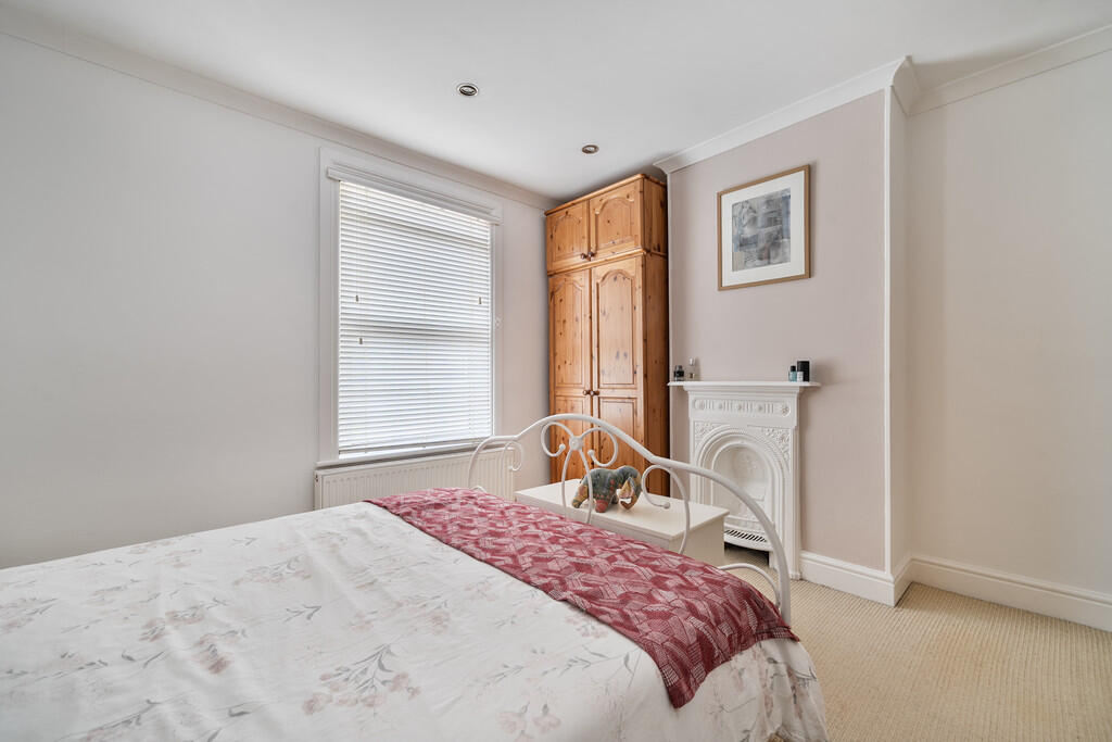 1326924-10-687915...