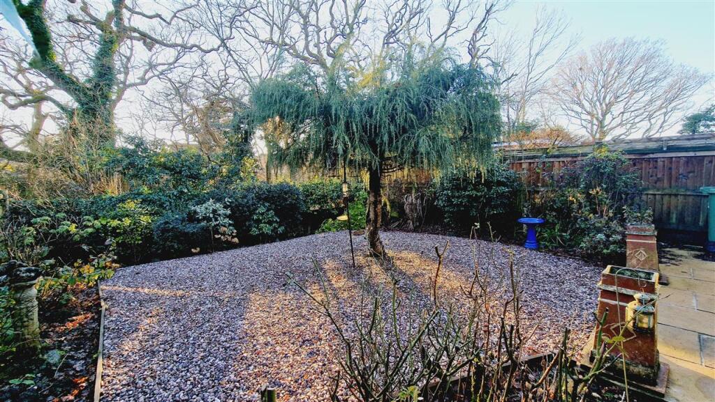 Garden at photo 2
