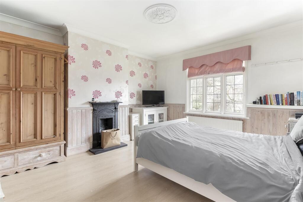 New Bedroom 3.jpg