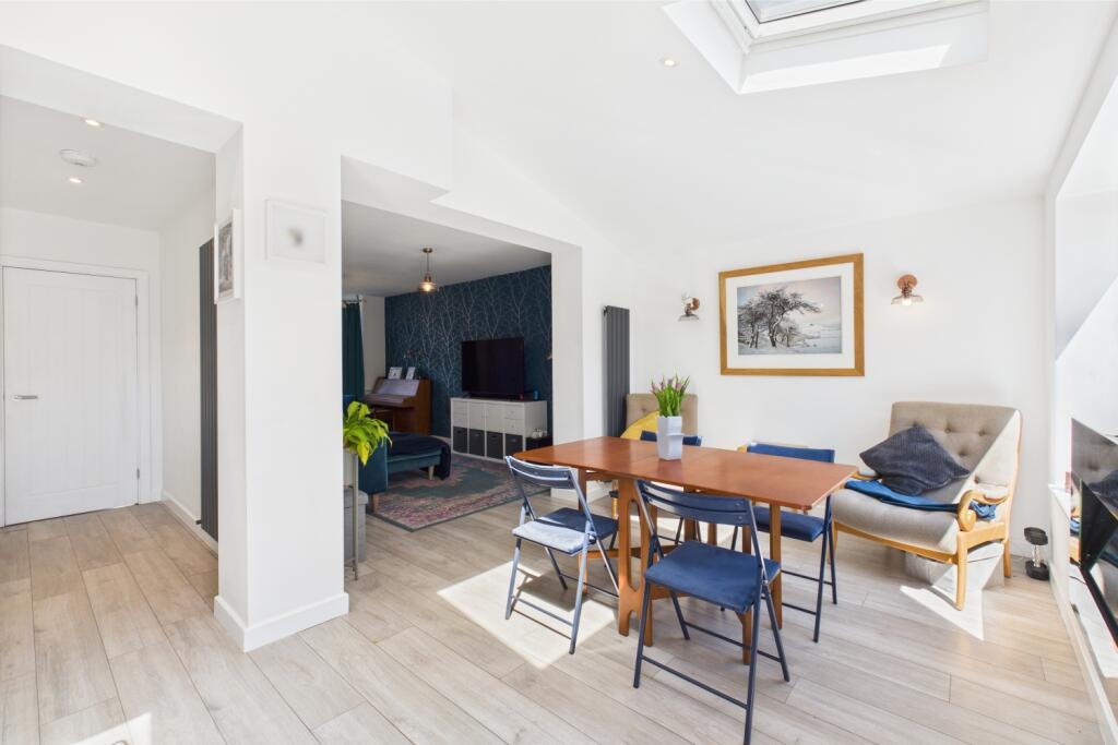 CAM03162G0-PR0260-STILL009