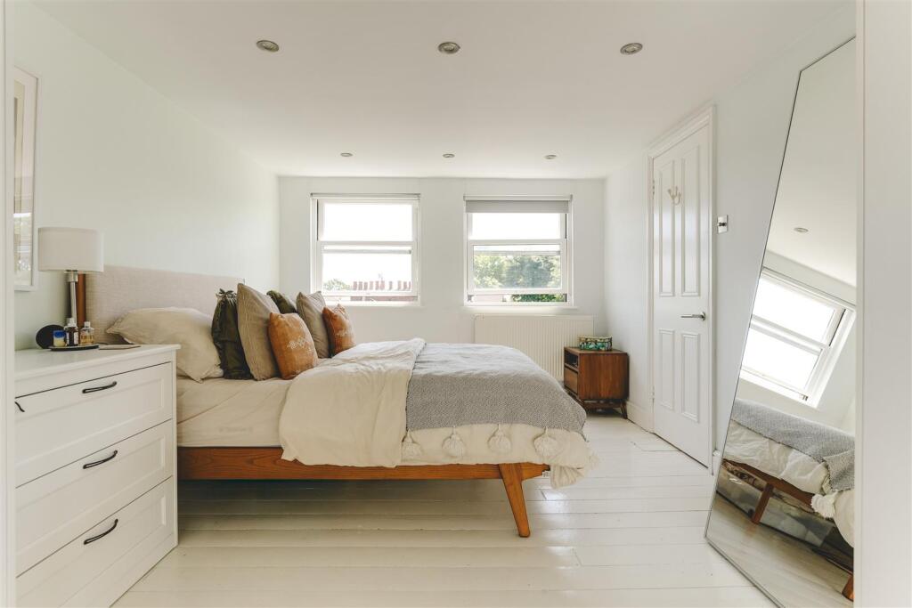 Downs Park Road-15.jpg