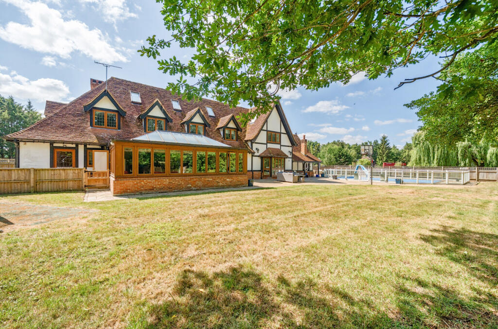 1318781-12-686cfb...