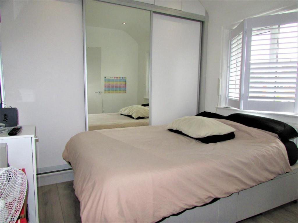 RosebankRd76bed1.JPG