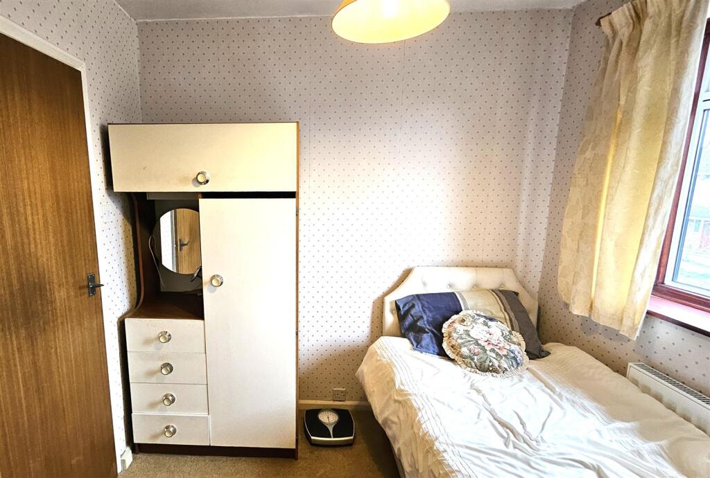 Bedroom 3 (2).jpg