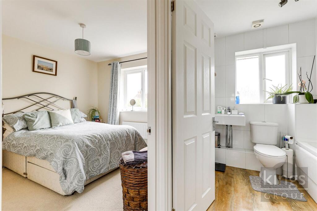 Bedroom 1_Bathroom.jpg