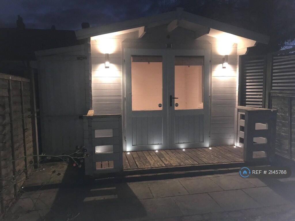 Garden &amp; Insulated Home Office/Studio