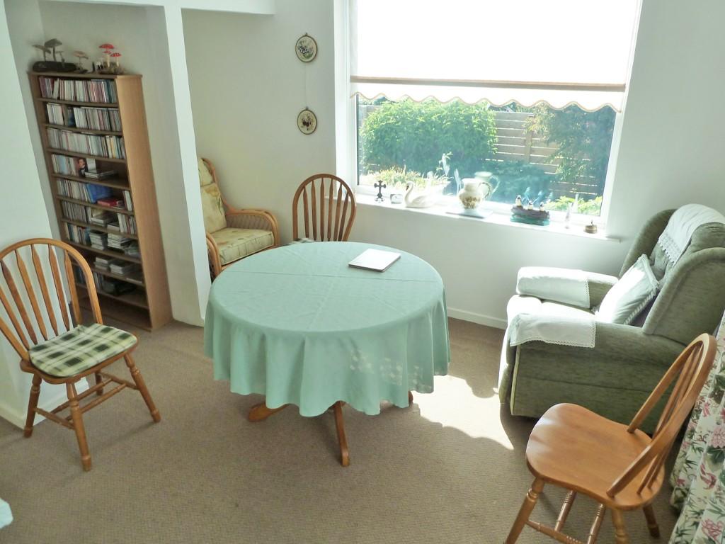 Dining rm/sun room