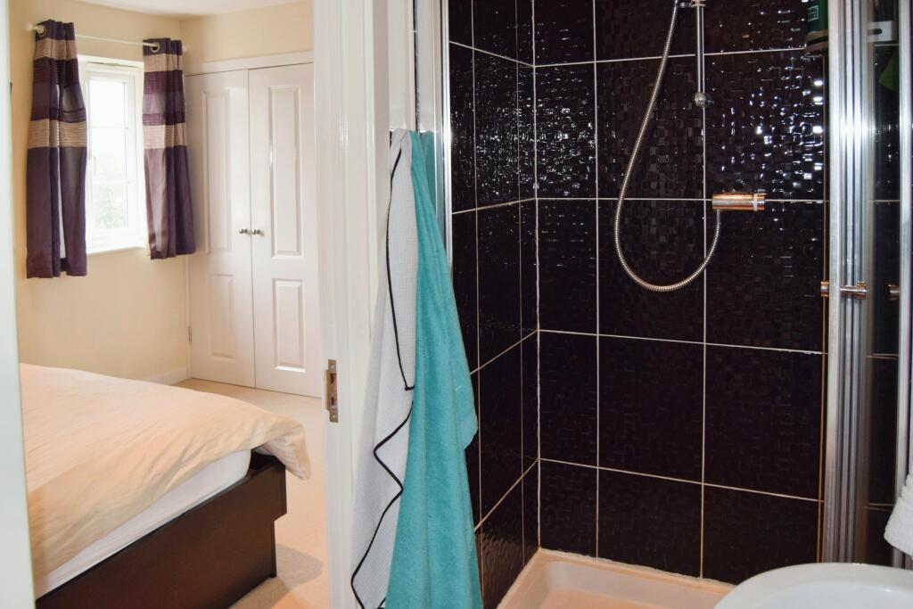 En-Suite to Master Bedroom