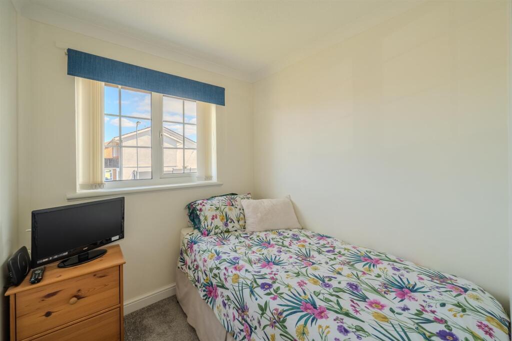 21 Pine Tree Road-3.jpg